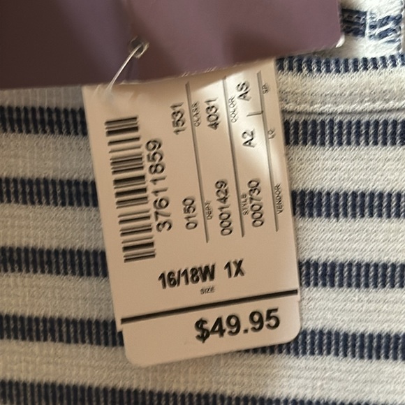 CJ Banks Tshirt - Picture 3 of 8